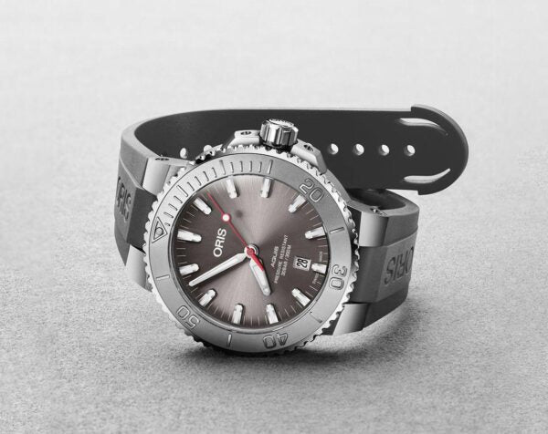 Oris Aquis Date Relief Men’s Sports Store Quality Firstcopy Replica ETA Watch