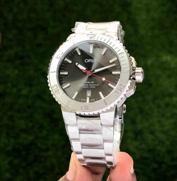 Oris Aquis Date Silver Grey Dial Men’s Sports Firstcopy Replica ETA Watch