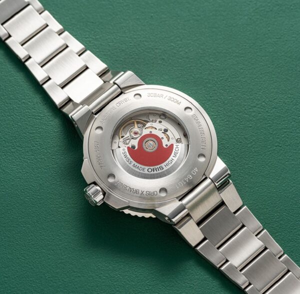 Oris Aquis Date Authentic Silver Green Dial Automatic Mens ETA Watch