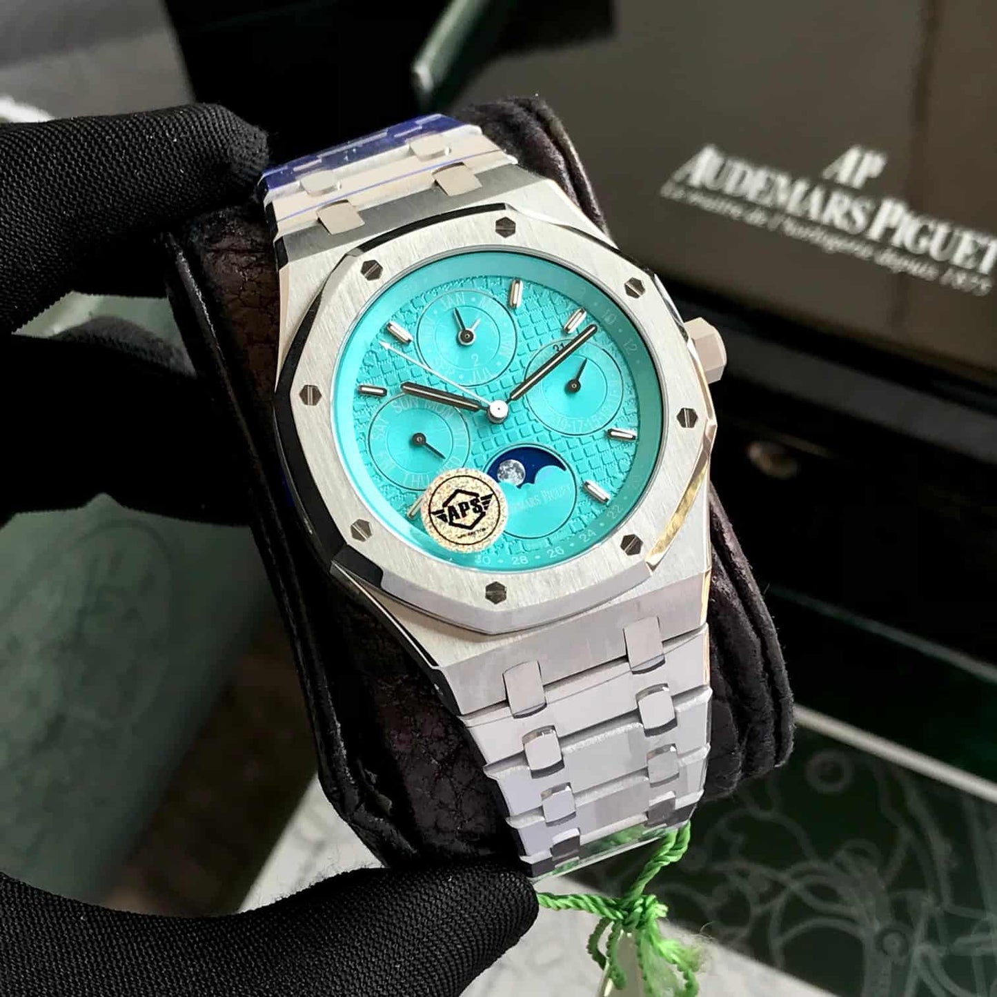 Audemars Piguet Perpetual Calendar UAE Men’s Sports Firstcopy Replica Watch