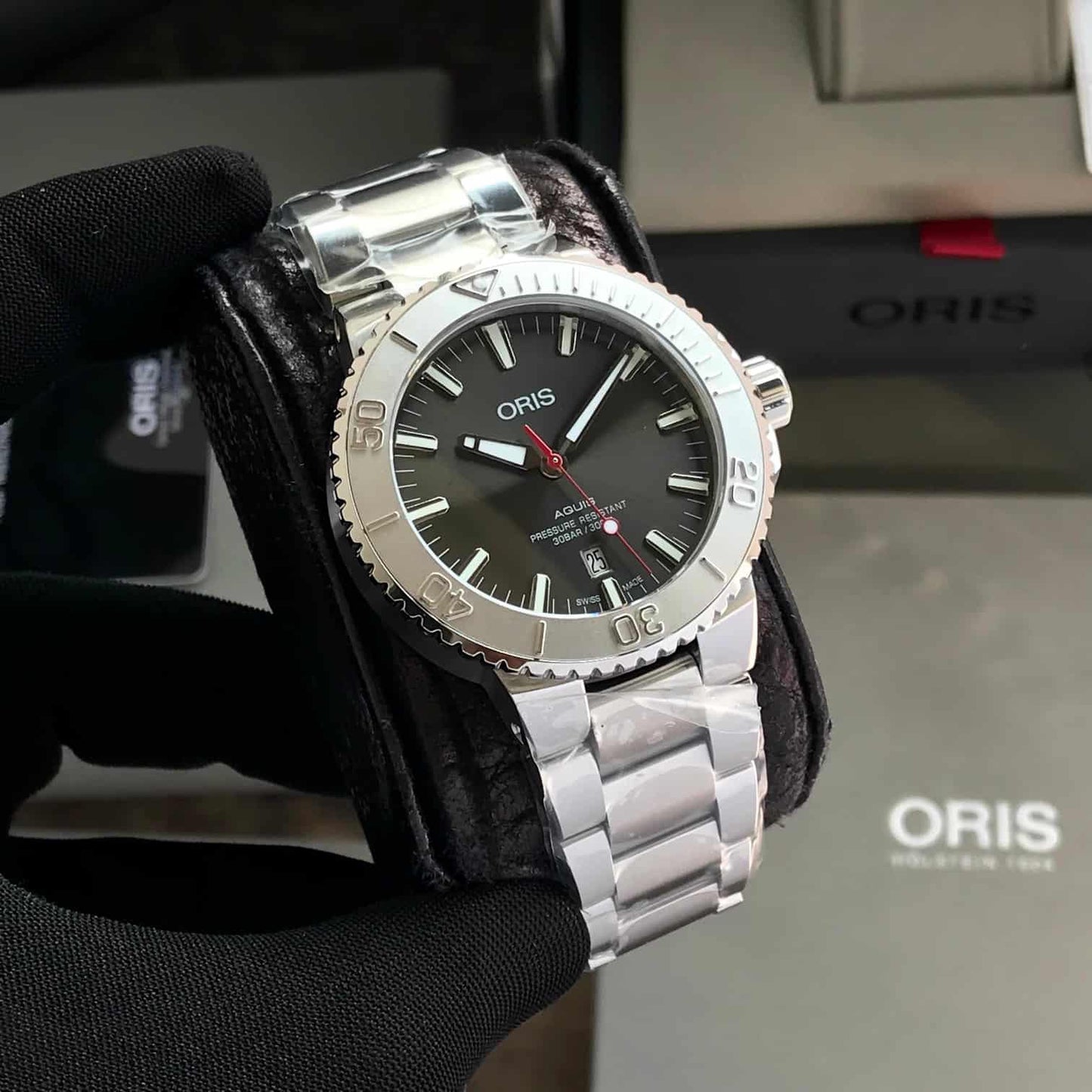 Oris Aquis Date Silver Grey Dial Men’s Sports Firstcopy Replica ETA Watch