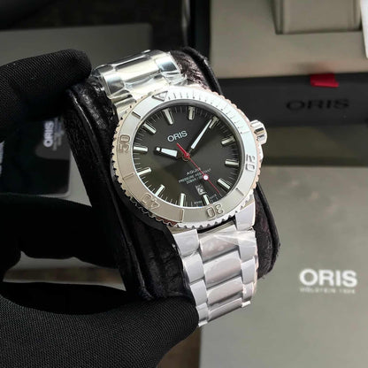 Oris Aquis Date Silver Grey Dial Men’s Sports Firstcopy Replica ETA Watch